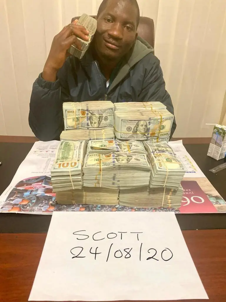 Scott Sakupwanya Assists Funeral