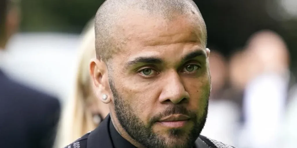 DANI ALVES SENTENCED TO 4 AND A HALF YEARS