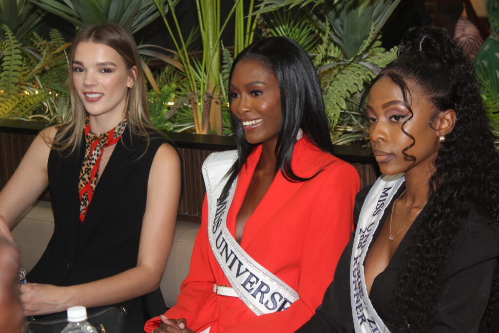Miss Universe Sheynnis Palacios recieves a traditional Zimbabwean welcome 