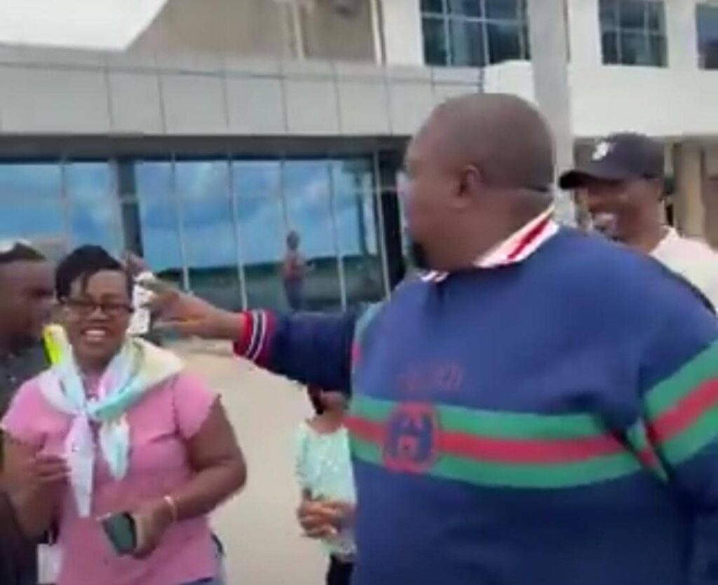 Wicknell Chivayo Apologises, Offers $5k to Woman in Airport Cash Incident